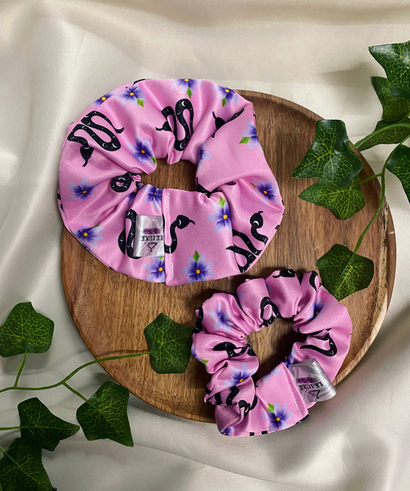 COTTON Pink Snake Scrunchie