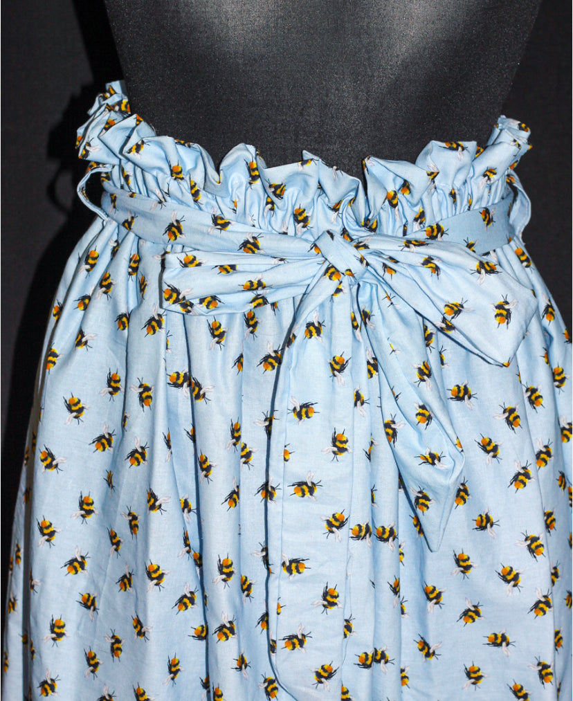 Bee print midi slit skirt