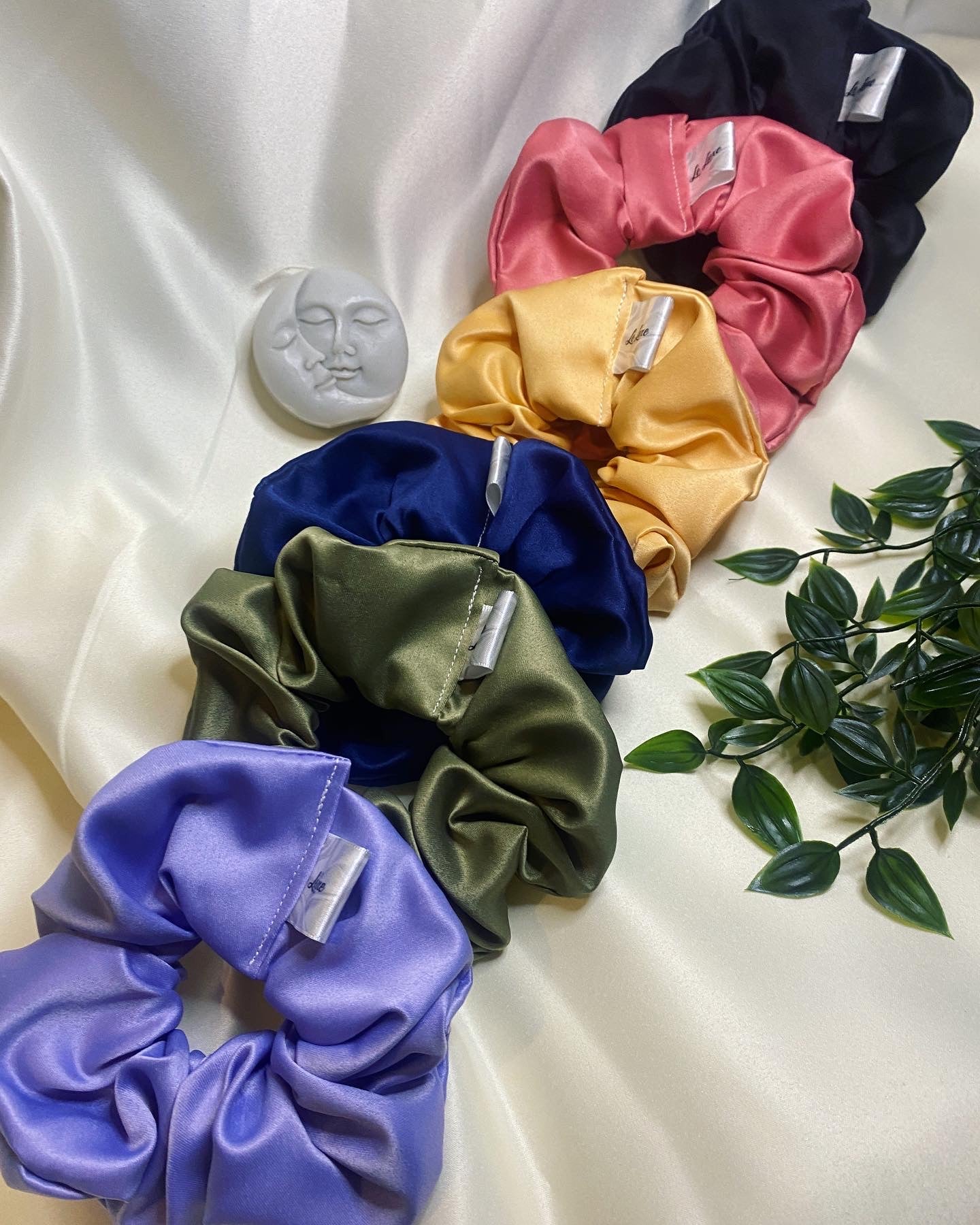 £10 Tuesday Deal! Two luxury duchess silk scrunchies