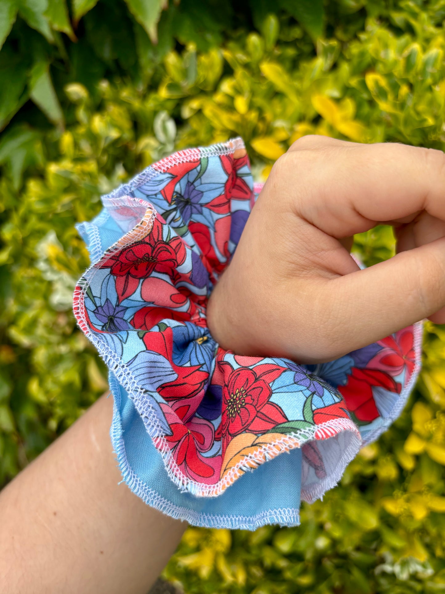 Double layered scrunchie - Floral Garden fabric