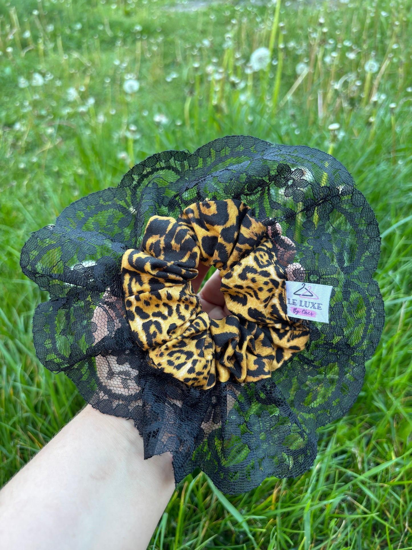 SAVE THE WASTE - Mystery frilly scrunchie
