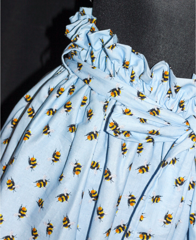 Bee print midi slit skirt